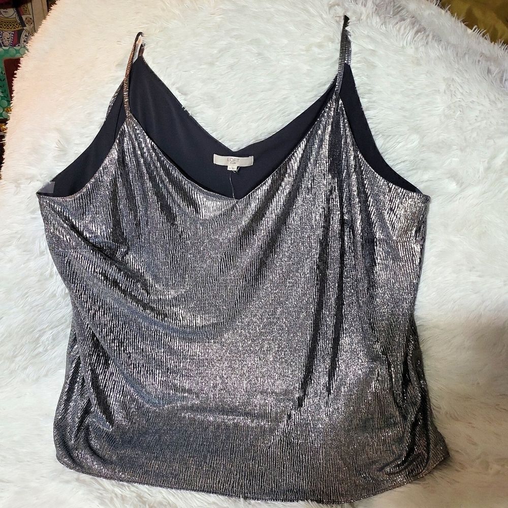 Ann Taylor LOFT PLUS size 26 shiny metallic pewter,silver lined stretchy top